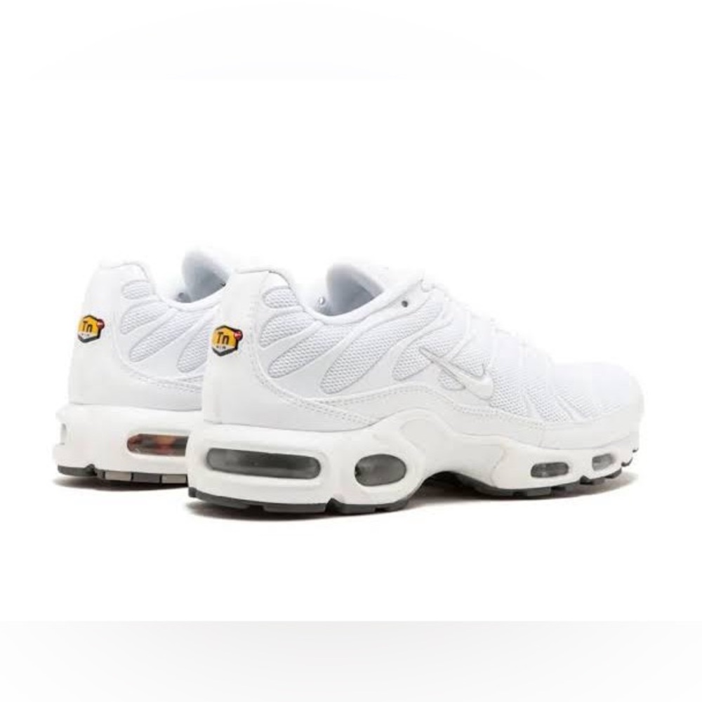 Nike. Size:10.5. White